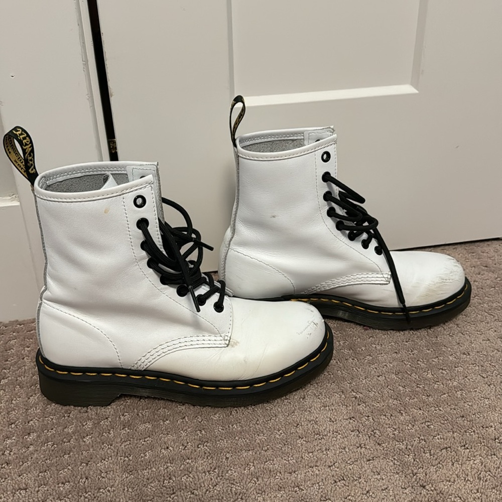 Dr. Martens 1460 women’s size 7 - Picture 2 of 5